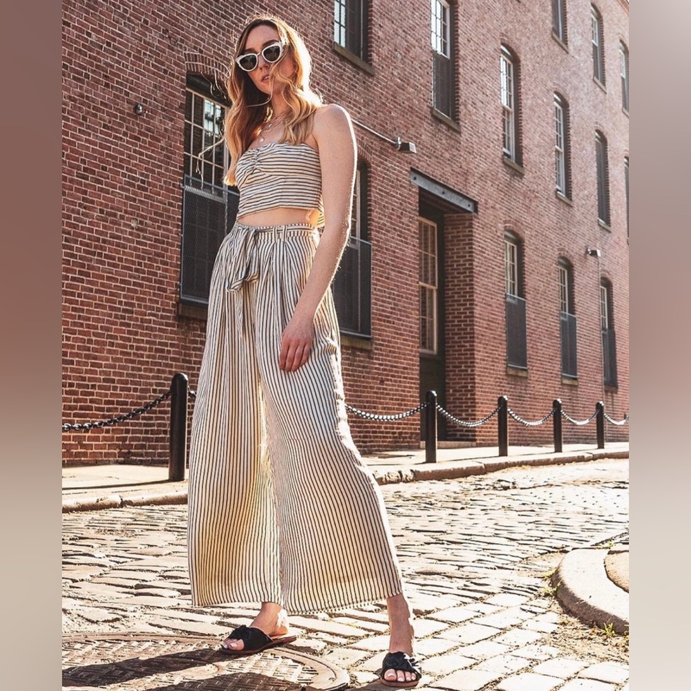 American Eagle Striped Two-Piece Set with Tube Top and Wide Leg Pants - Size S